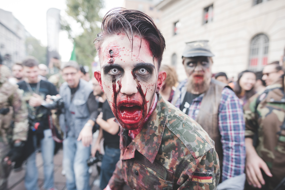 Come realizzare un costume da zombie per i bambini a casa